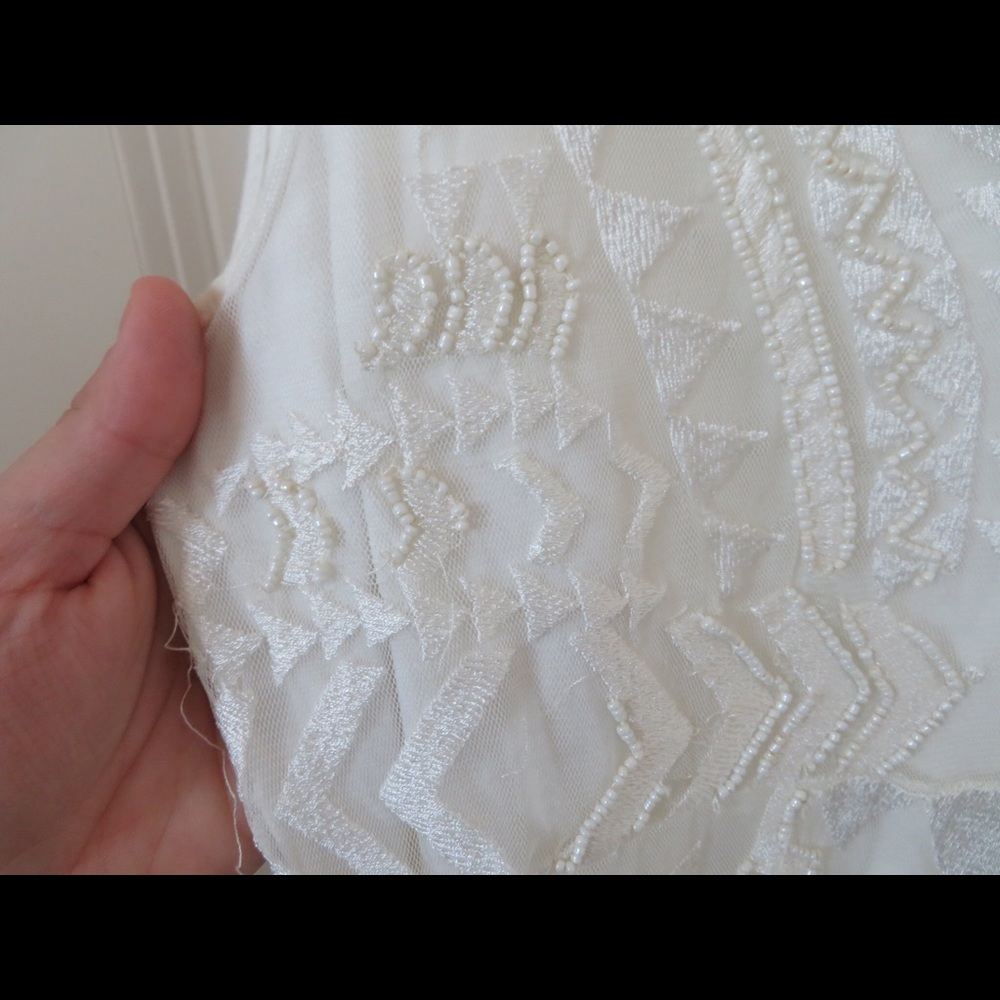 Detailed Top - Picture 2 of 3